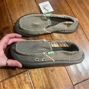 Kids Sanuk slip on shoes size 2